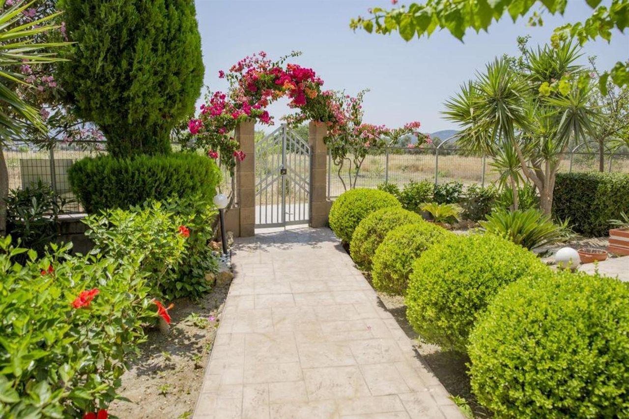Paul'S Garden Studios Haraki Ngoại thất bức ảnh